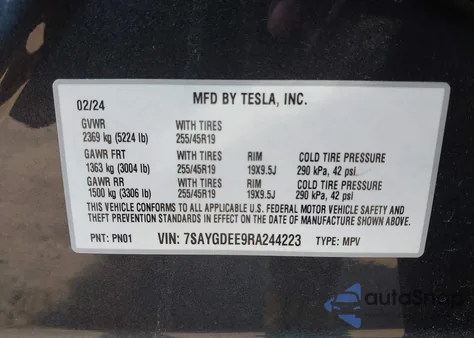 2024 Tesla Model Y Long Range Dual Motor All-Wheel Drive z USA, uszkodzony, nr VIN 7SAYGDEE9RA244223